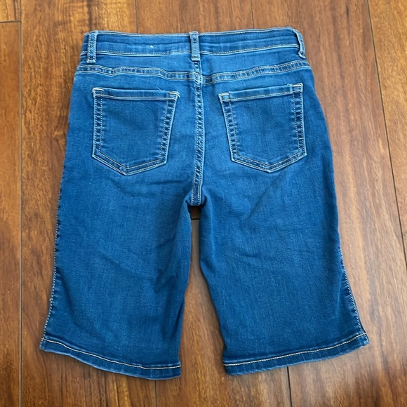 Girl Capri Shorts - Picture 5 of 6